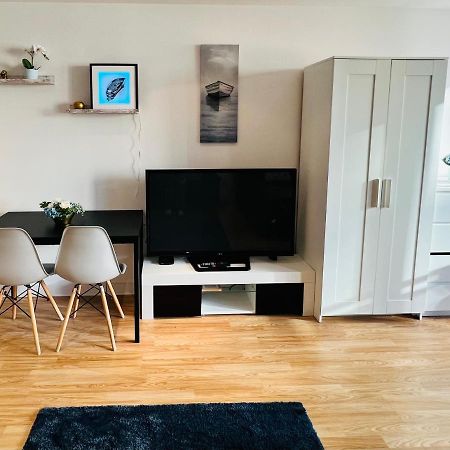 Modern Canary Studio- Wifi Apartment Лондон Екстериор снимка